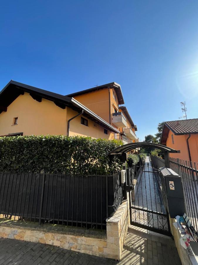 ガッララーテCasa Manuelアパートメント エクステリア 写真